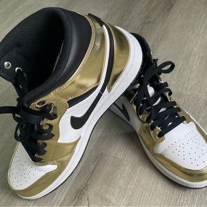 Jordan 1 Retro Mid Size 9